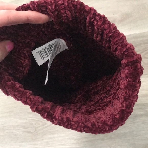 Time and Tru Chenille Pom Beanie Toboggan Hat - Picture 5 of 5